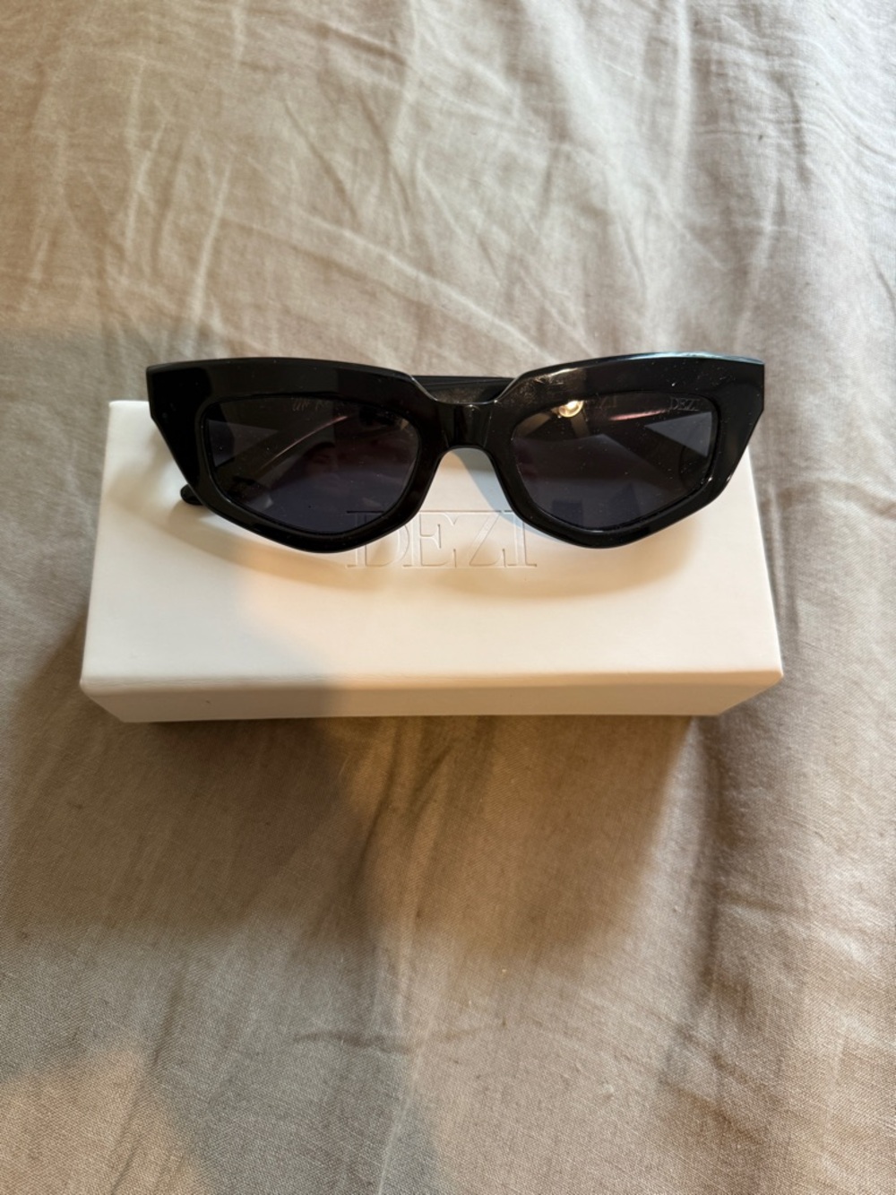 DEZI Black Cat-Eye Sunglasses with Dark Lenses